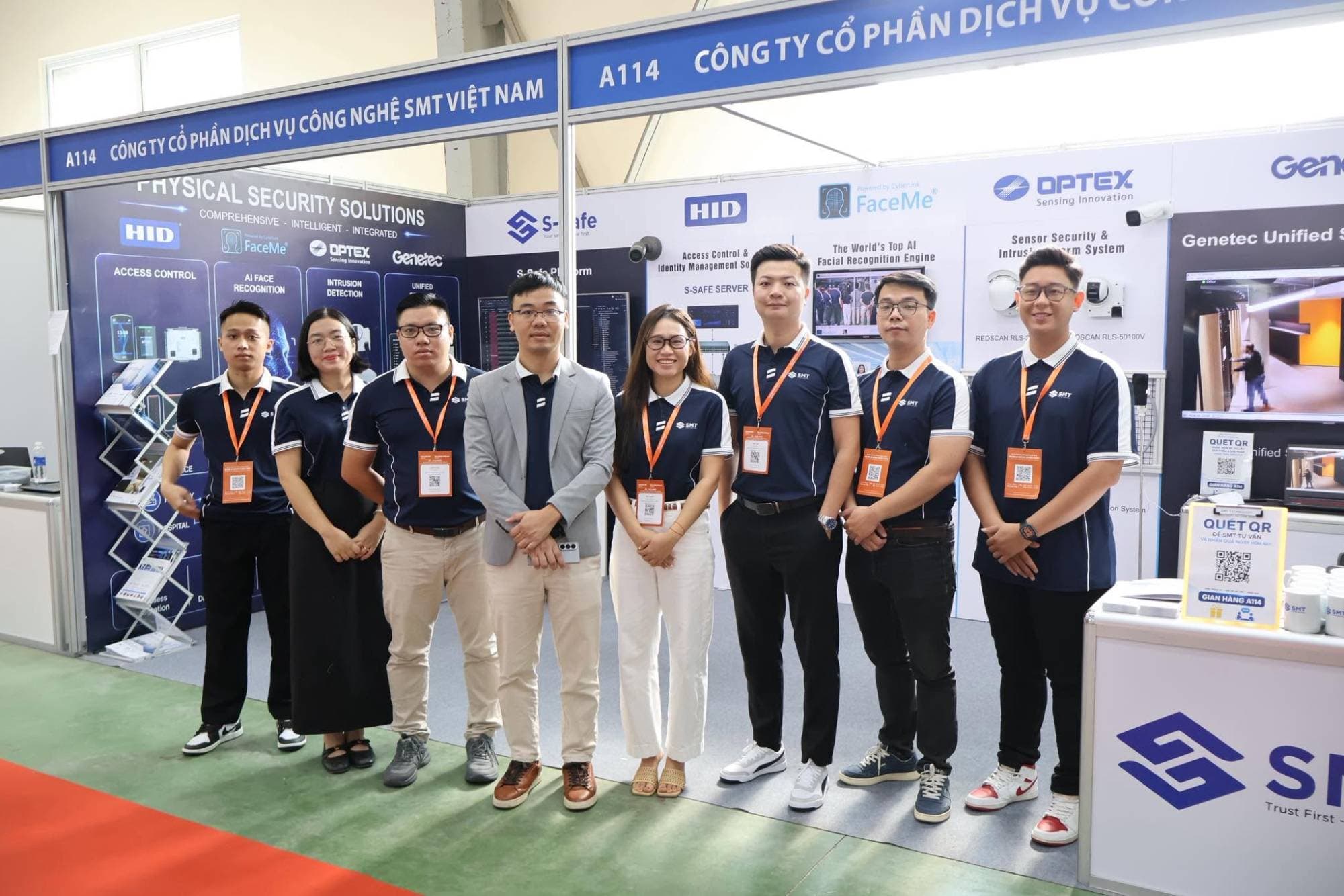 The SMT team at the A114 exhibition booth