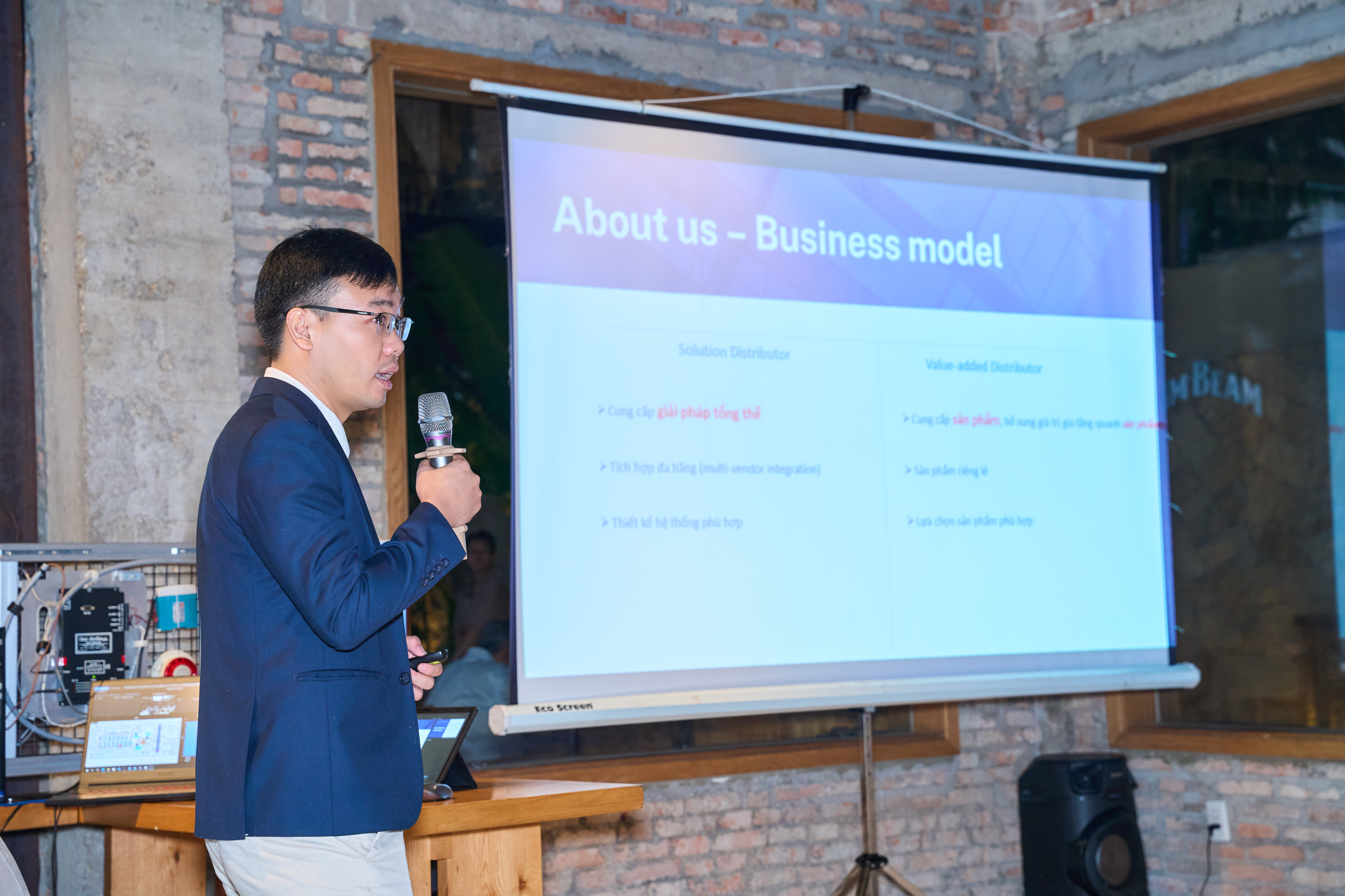 Mr. Hau - CEO SMT phát biểu